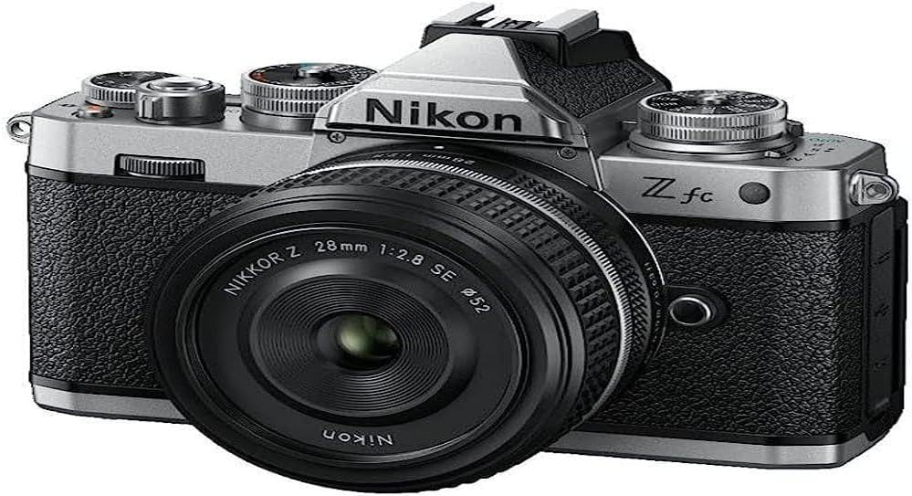 Nikon Z fc Cámara mirrorless - Objetivo de 28 mm con montura Nikon Z - Sensor CMOS y estabilización digital - Formato JPEG para fotografía de viajes retratos y uso cotidiano